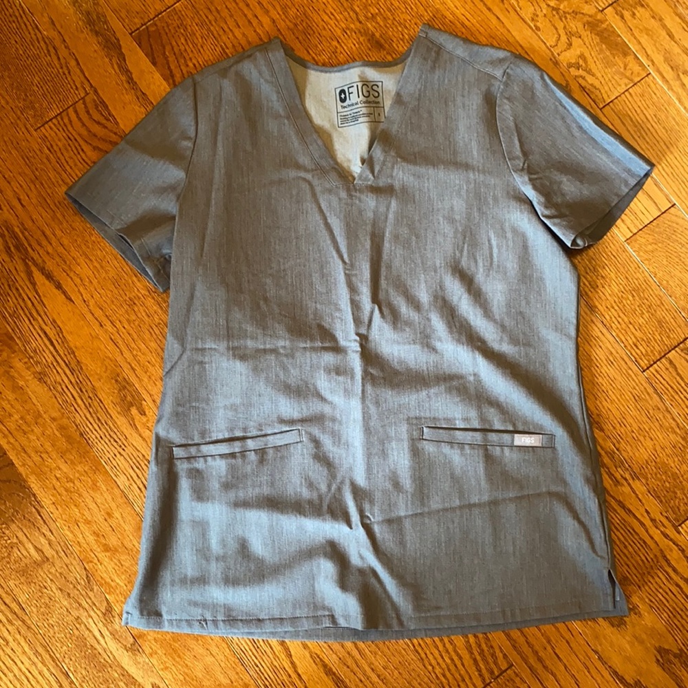 Casma Three Pickett Scrub Top- Graphite